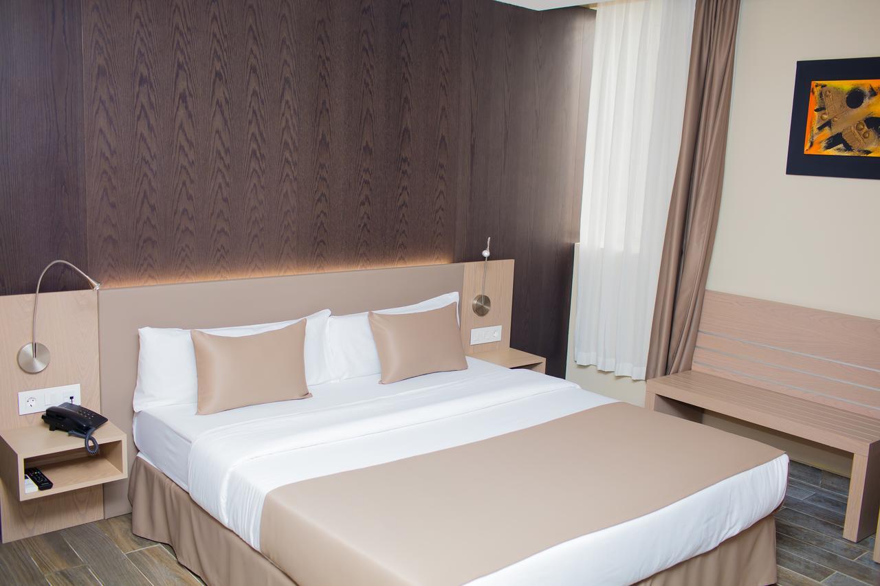ליברוויל Fly Hotel מראה חיצוני תמונה