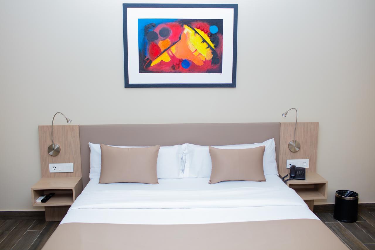 ליברוויל Fly Hotel מראה חיצוני תמונה