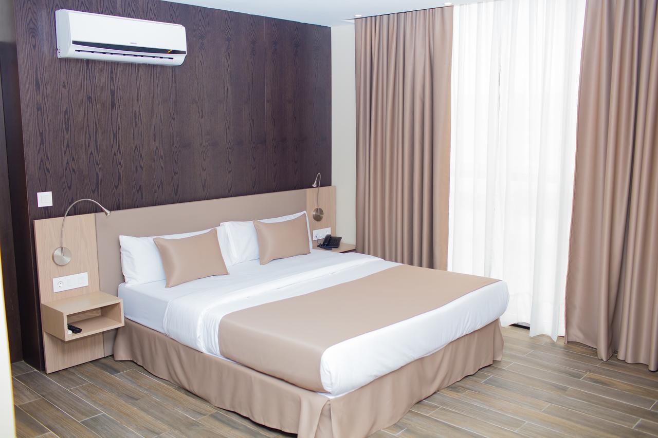 ליברוויל Fly Hotel מראה חיצוני תמונה