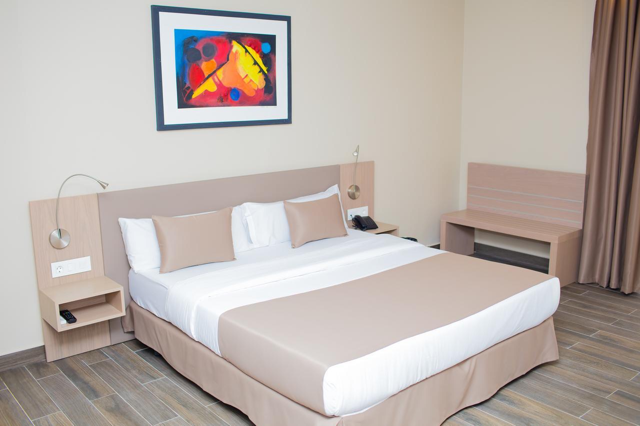 ליברוויל Fly Hotel מראה חיצוני תמונה