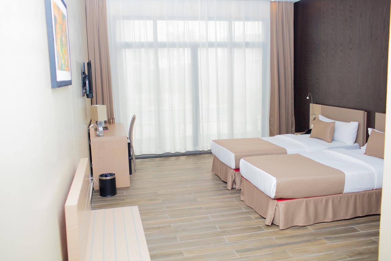 ליברוויל Fly Hotel מראה חיצוני תמונה