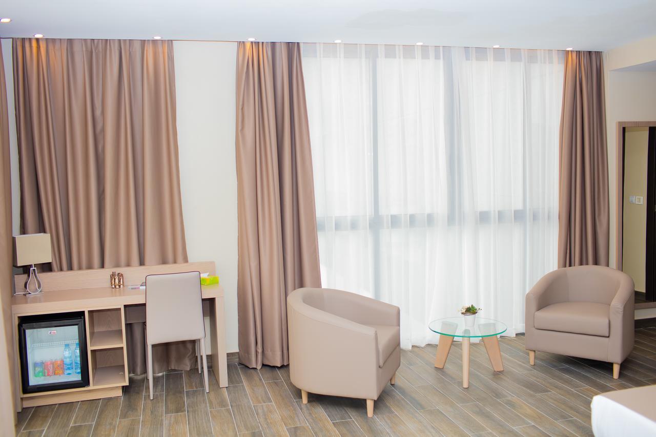 ליברוויל Fly Hotel מראה חיצוני תמונה