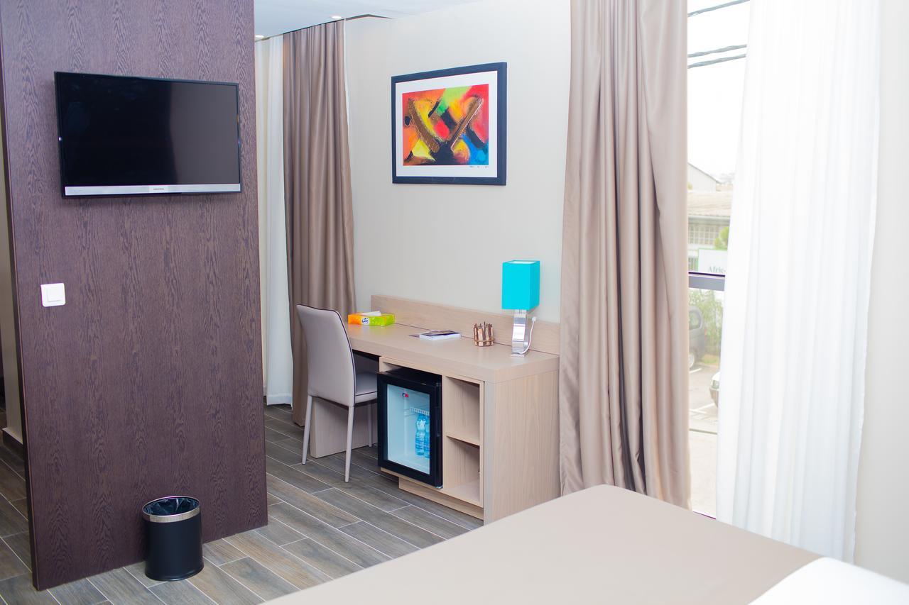 ליברוויל Fly Hotel מראה חיצוני תמונה
